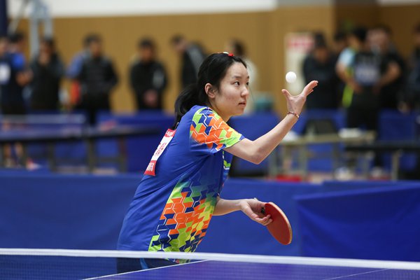 芬兰选手斗志昂扬，独揽乒乓球冠军