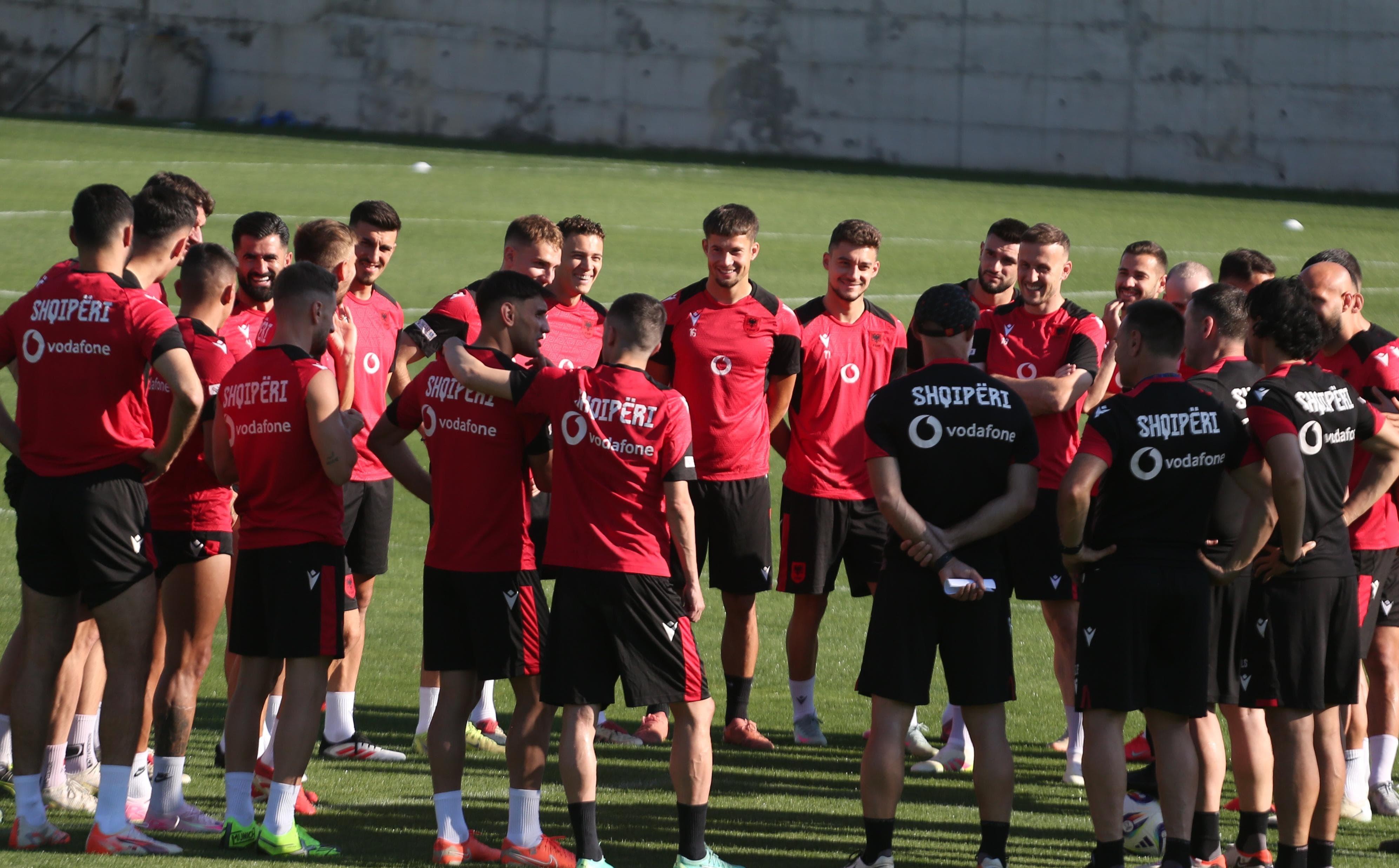 aoa体育娱乐-塞尔维亚晋级欧洲预选赛四强，实力强劲