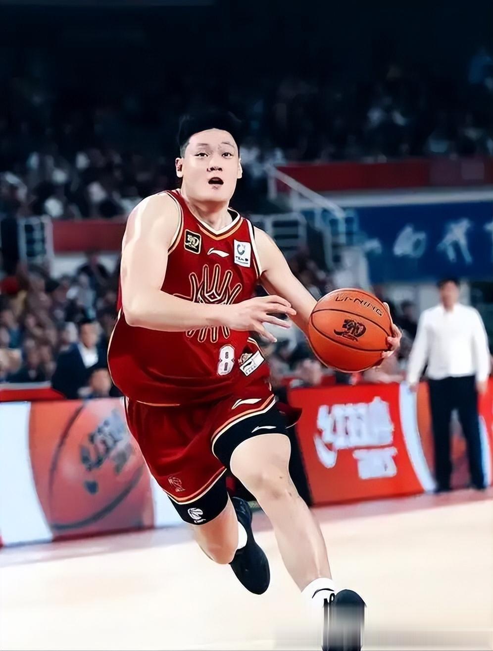 广东男篮士气高昂胜出内蒙古队 广东男篮士气高昂胜出内蒙古队