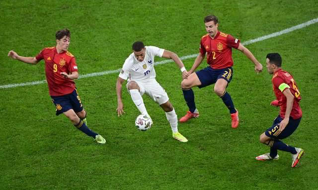 aoa体育教练-包含科索沃队横扫锡耶纳，晋级欧国联半决赛的词条