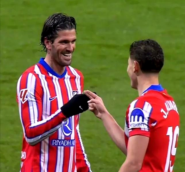 aoa体育娱乐-赫罗斯职业队客场击败雷加利斯，全取三分的简单介绍