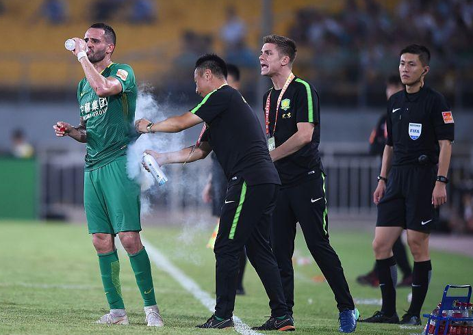 aoa体育馆-江苏苏宁欲卫冕榜首：客场挑战山东鲁能，胜算几何？