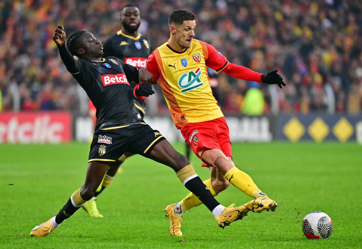 aoa体育馆-摩纳哥队众将展现出色默契，法国联赛风云再起的简单介绍