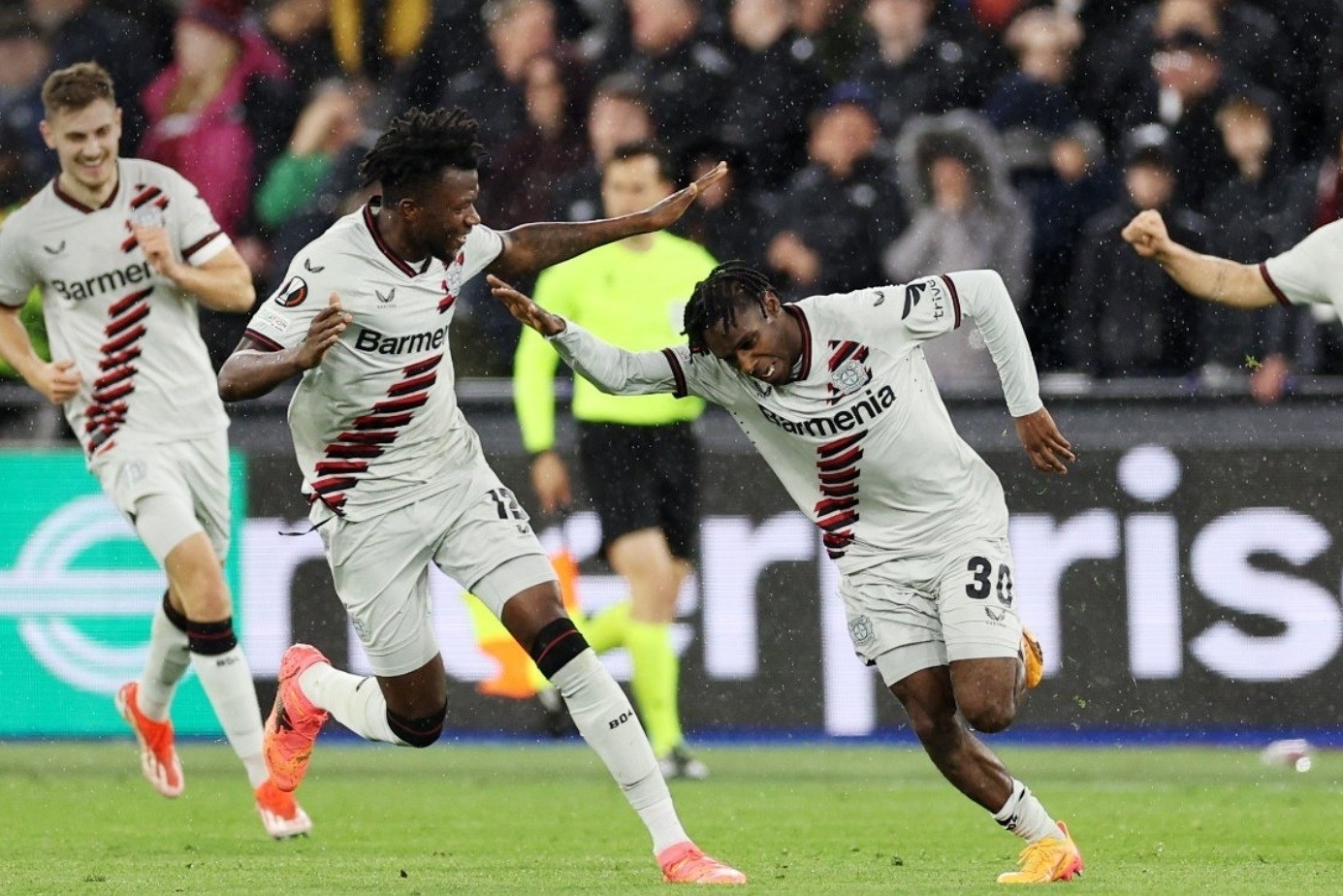 马赛凭借稳健发挥,成功晋级欧洲足球锦标赛决赛的简单介绍 马赛凭借稳健发挥,成功晋级欧洲足球锦标赛决赛的简单介绍