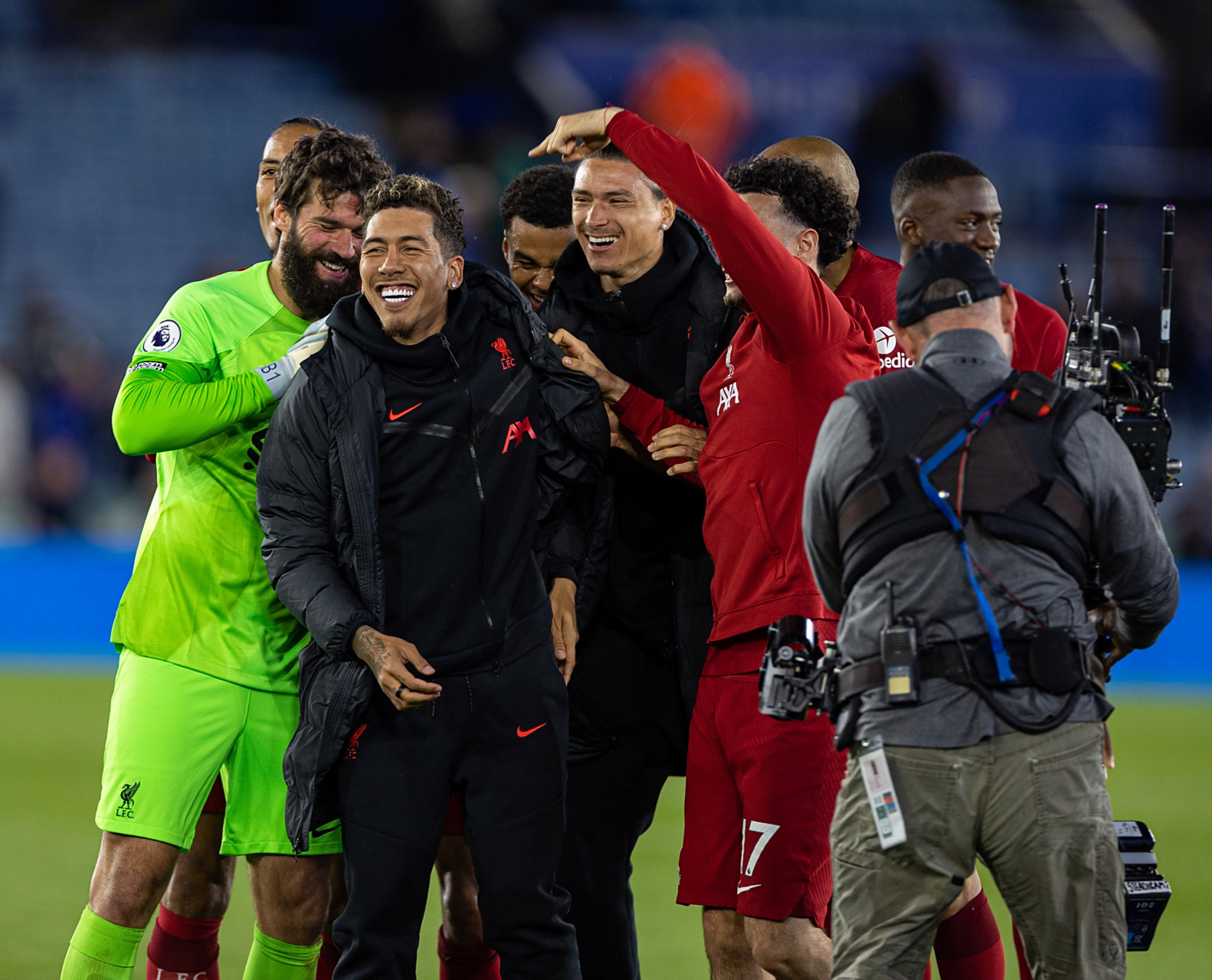 比拼中的精彩瞬间深深吸引人们 比拼中的精彩瞬间深深吸引人们