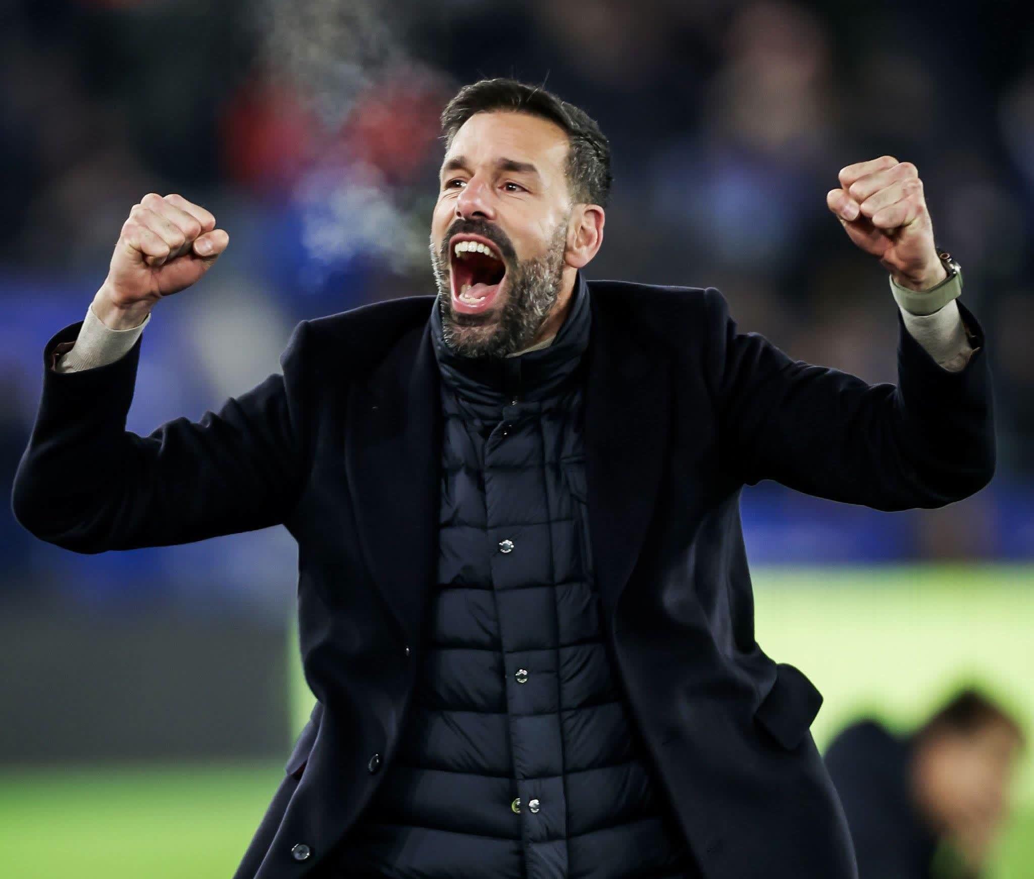 关于曼联主帅范加尔为球队不胜发声:我们会继续努力的信息 关于曼联主帅范加尔为球队不胜发声:我们会继续努力的信息